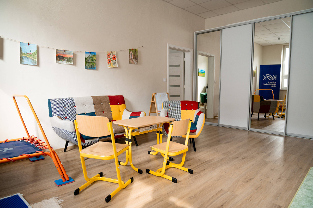 FOTO: V Košiciach sa strihala páska nových priestorov pre Službu včasnej intervencie, foto 2