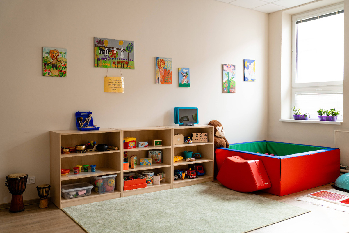 FOTO: V Košiciach sa strihala páska nových priestorov pre Službu včasnej intervencie, foto 7