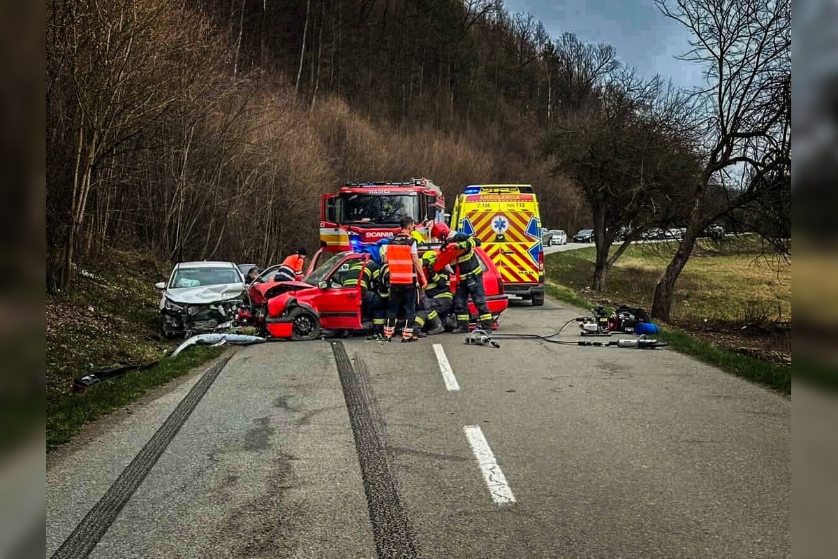 FOTO: Čelná zrážka medzi Medzevom a Jasovom, foto 5