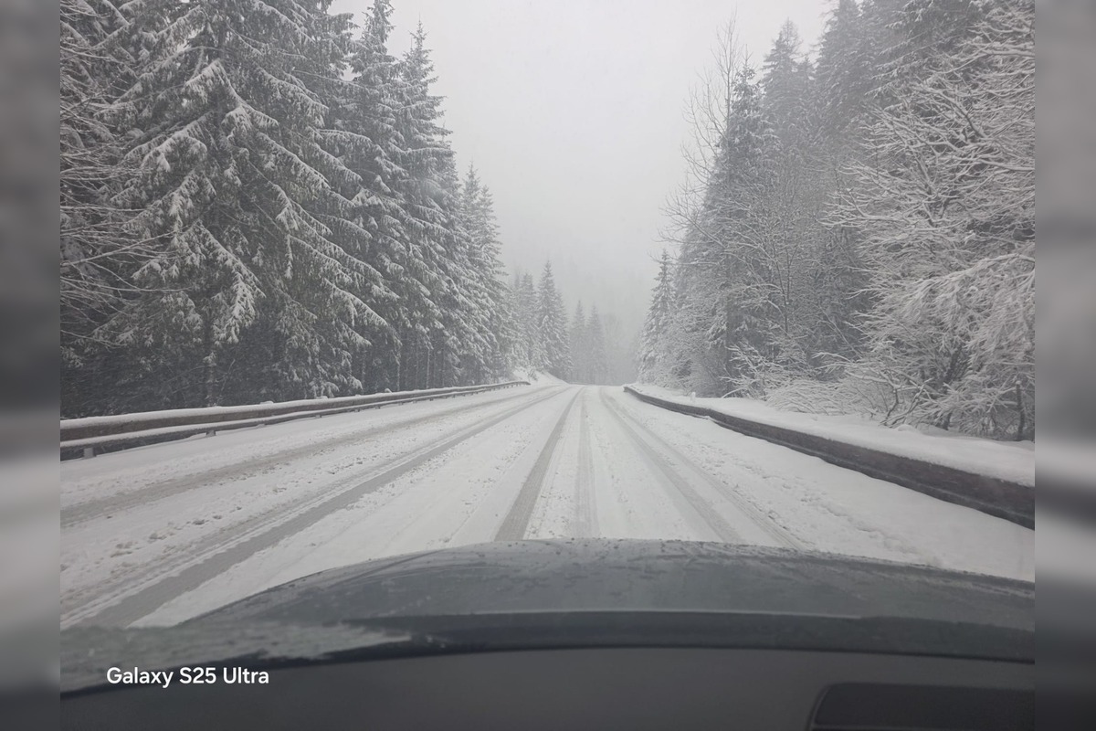 FOTO: Vietor a sneženie kompliujú dopravu v Košickom kraji, foto 3