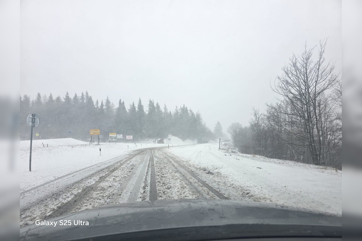 FOTO: Vietor a sneženie kompliujú dopravu v Košickom kraji, foto 4