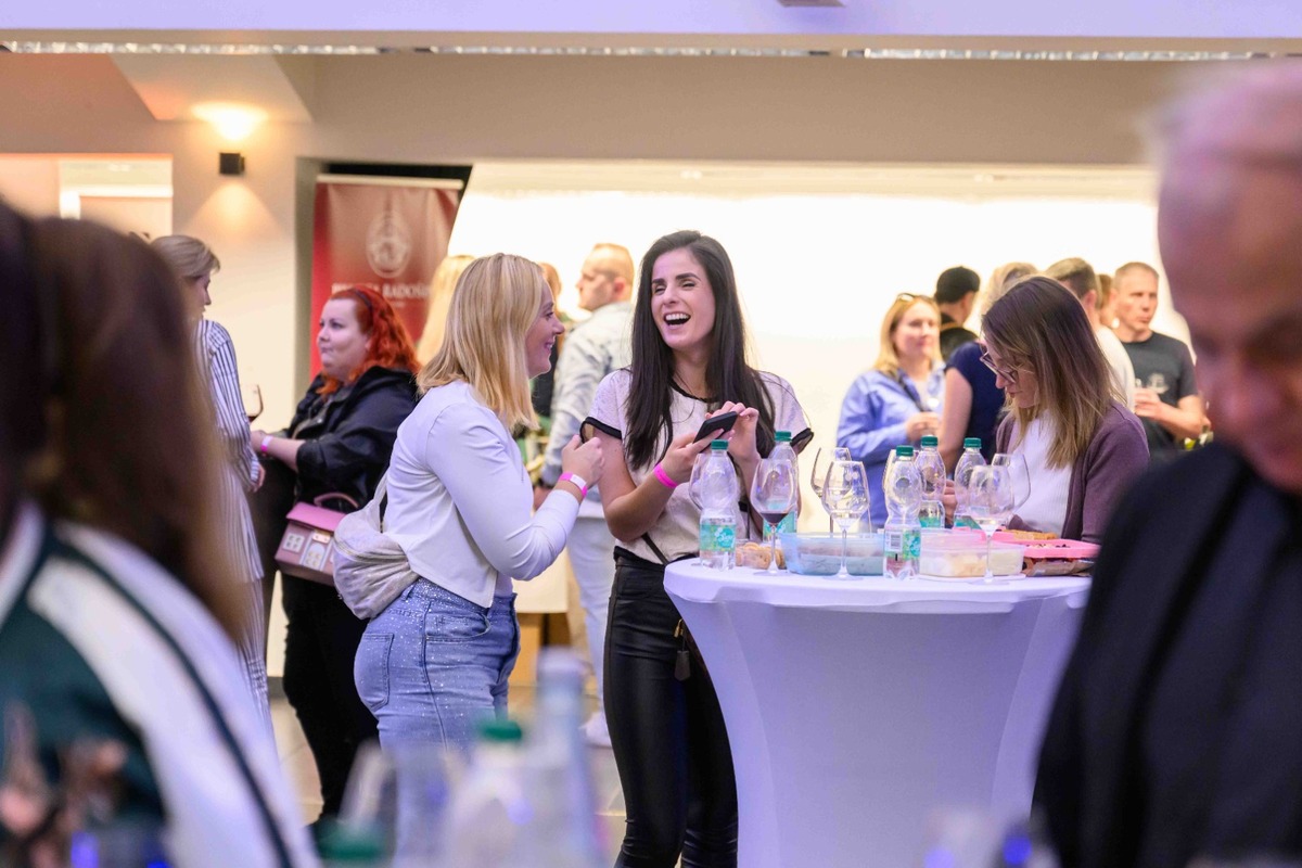 FOTO: Nevinne o víne v Košiciach, foto 44