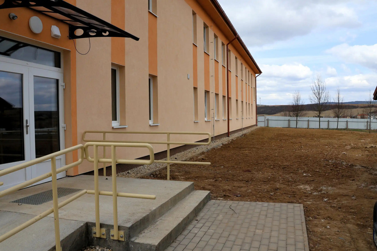 FOTO: V spišskej obci sa čoskro deti dočkajú otvorenia novej školy, foto 2