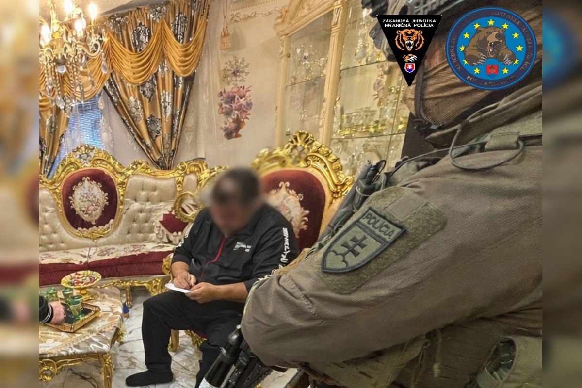 FOTO: Ohavný čin v Spišskej Novel Vsi, dvaja muži si z osoby v núdzi spravili otroka, foto 3