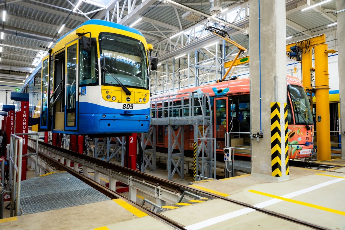 FOTO: Zmodernizované električkové depo v Košiciach, foto 12