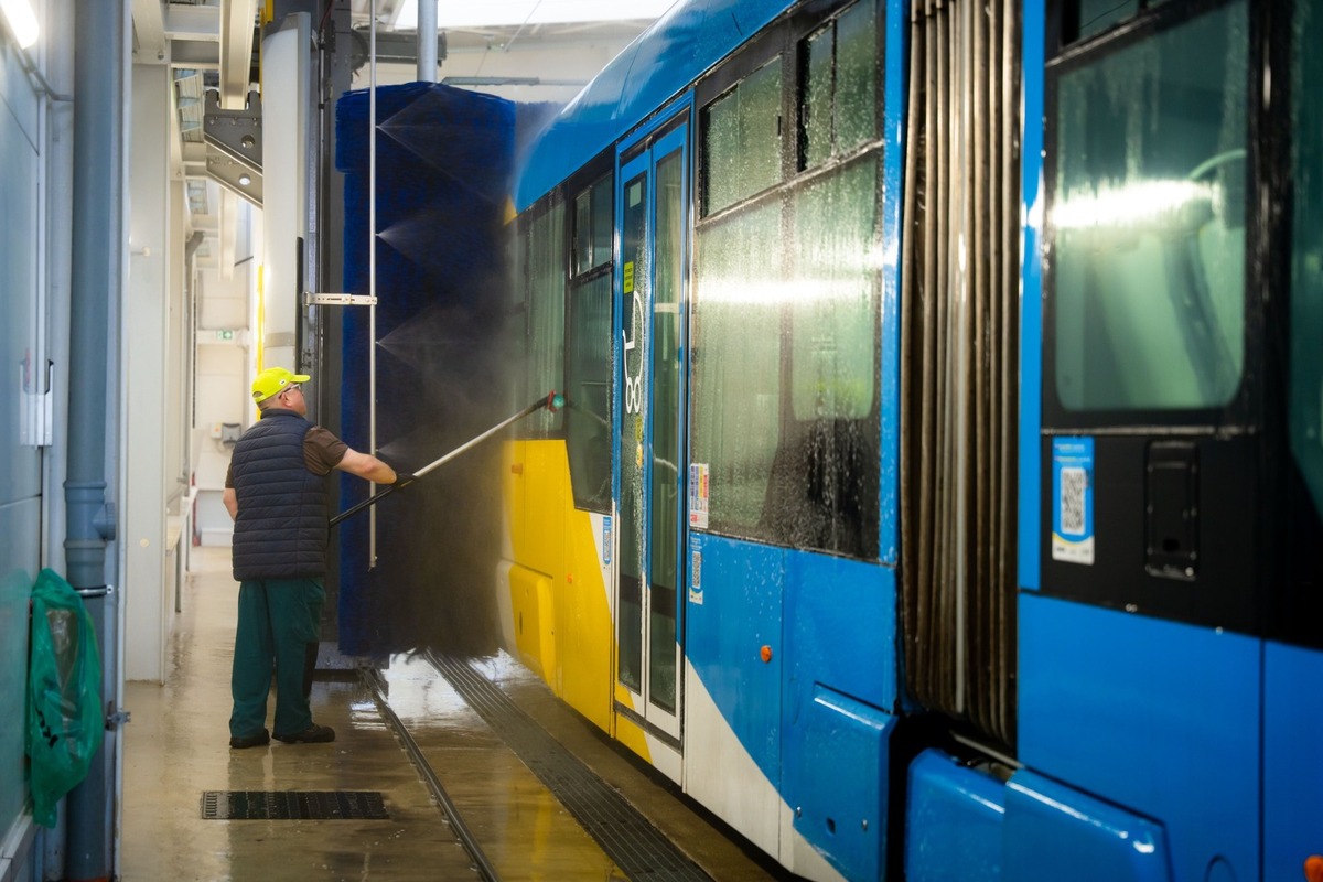 FOTO: Zmodernizované električkové depo v Košiciach, foto 14
