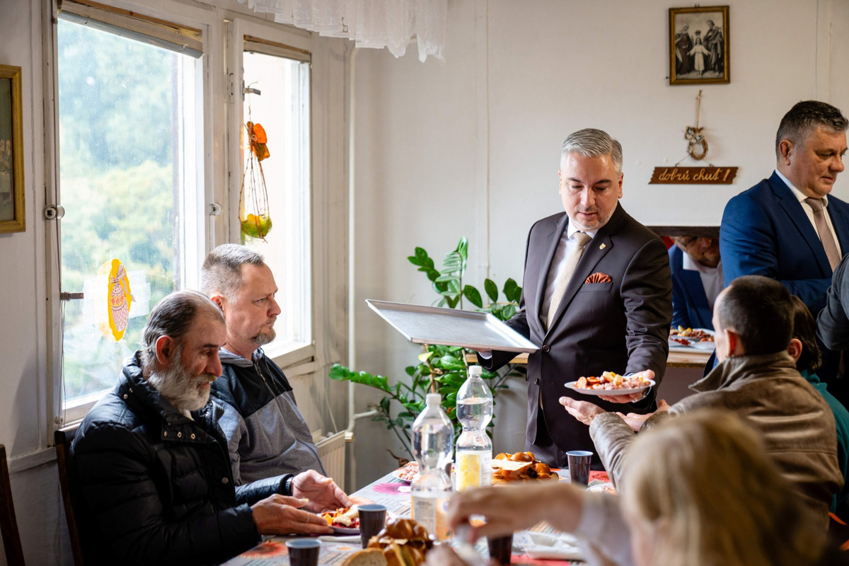 FOTO: Núdzni Košičania oslávili veľkonočné sviatky aj tento rok , foto 6