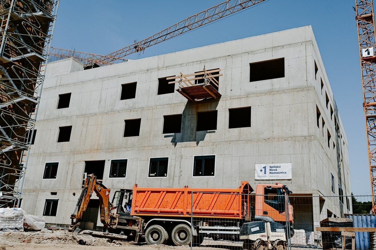 FOTO: Stavebné práce na výstavbe nového nemocničného pavilónu v Spišskej Novej Vsi, foto 33