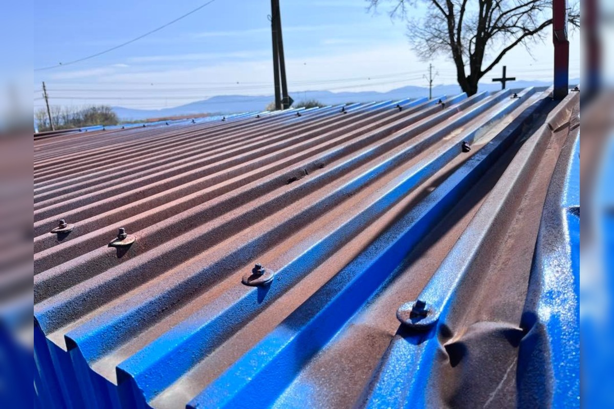 FOTO: Kuriózne vymaľovaná autobusová zastávka v Poľove, foto 2