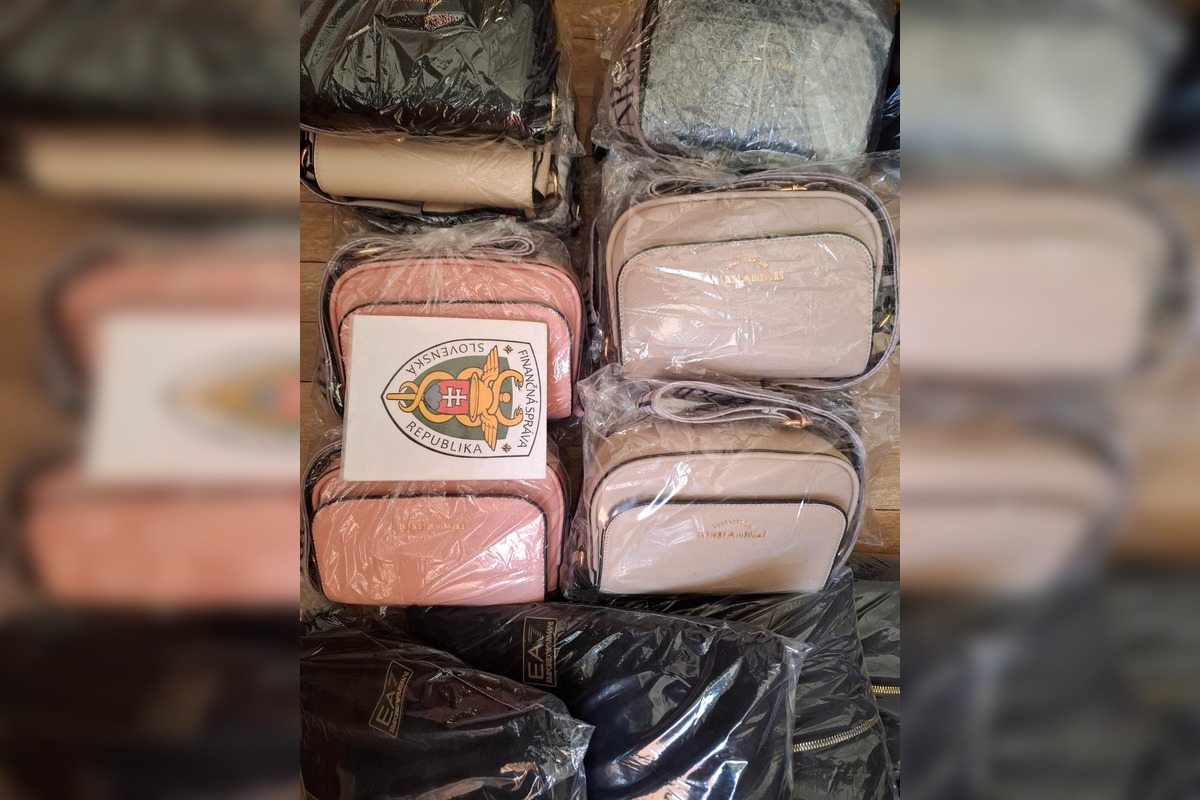 FOTO: V dodávke prevážal fejkový tovar, foto 5