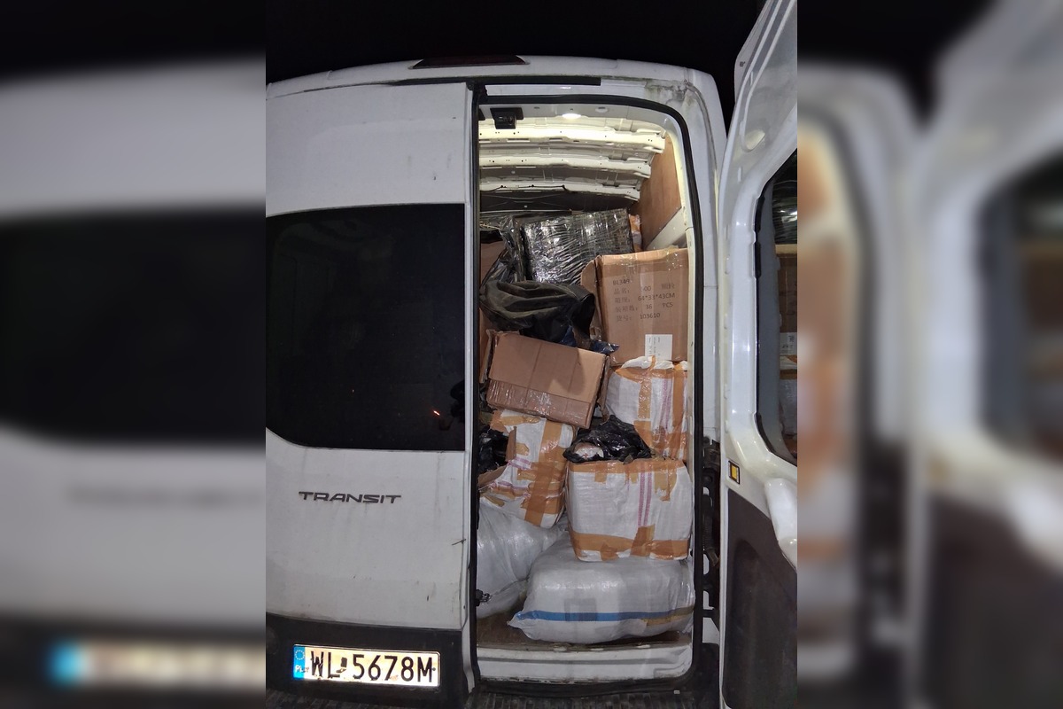 FOTO: V dodávke prevážal fejkový tovar, foto 7