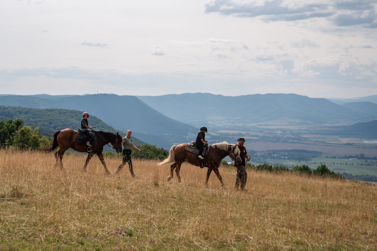 FOTO: Pri Rožňave otvorili nový ekoturistický projekt Hobby jazda Lipovník, foto 1