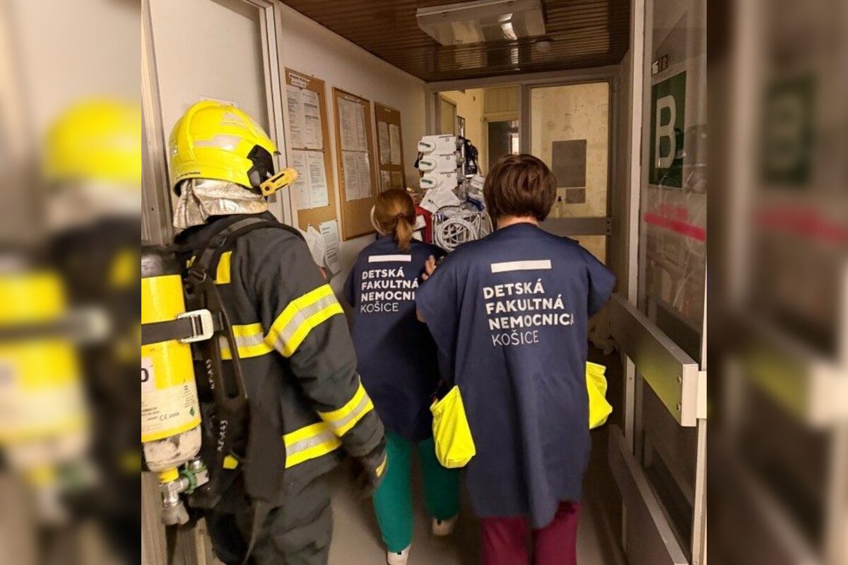 FOTO: Cvičenie hasičov v UNLP, foto 7