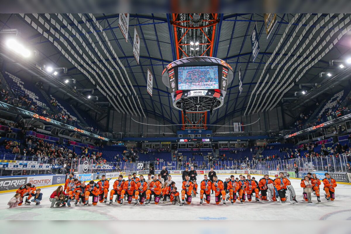 FOTO: Košickí hokejisti ukončili play-off bronzovou medailou, foto 1