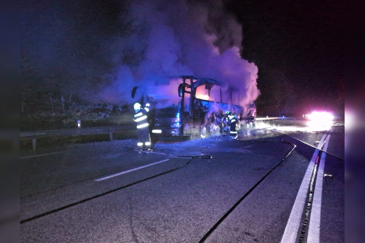 FOTO: Požiar autobusu na Dargove, foto 5