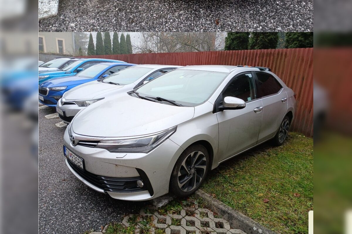 FOTO: Finančná správa ponúka do dražby dve Toyoty, foto 4