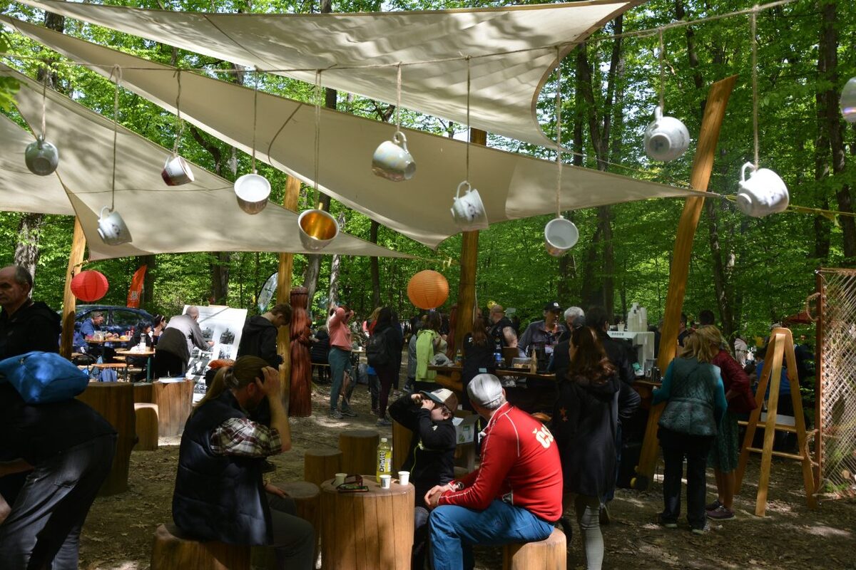 FOTO: Otvorenie kaviarne U lesných víl v Šaci, foto 6