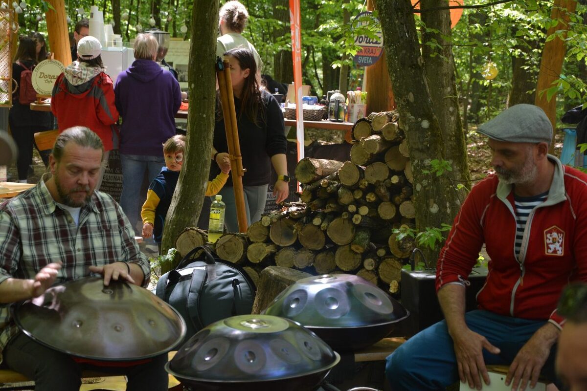 FOTO: Otvorenie kaviarne U lesných víl v Šaci, foto 7