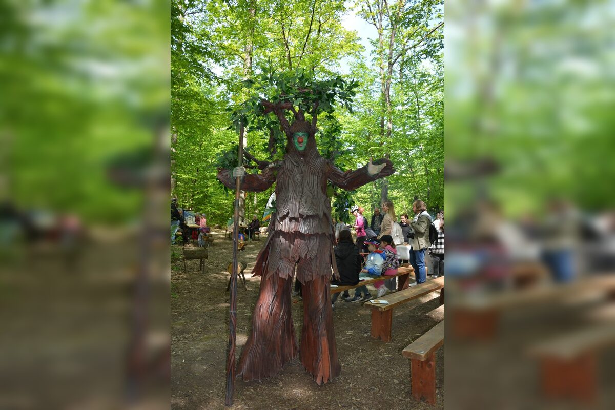 FOTO: Otvorenie kaviarne U lesných víl v Šaci, foto 13