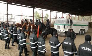 Cvičenie jazdnej polície v Košiciach