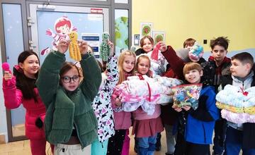 FOTO: Košickí žiaci vlastnoručne vyrobili darčeky pre najmenších pacientov