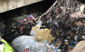 FOTO: Nelegálna skládka odpadu v Markušovciach