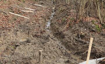 FOTO: Budovanie zábran v Slovenskom raji kvôli migrácii žiab
