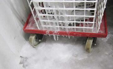 FOTO: Pleseň, exkrementy od hlodavcov aj potraviny po záruke. Toto sú najčastejšie nedostatky prevádzok