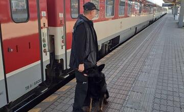 FOTO: Košickí policajti zamierili s kontrolami na železnice