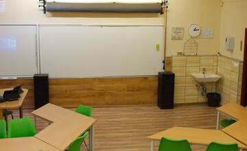 FOTO: Žiaci z Michalovies sa učia v triedach budúcnosti