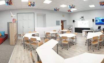 FOTO: Žiaci z Michalovies sa učia v triedach budúcnosti