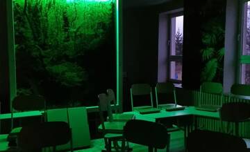 FOTO: Žiaci z Michalovies sa učia v triedach budúcnosti