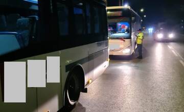FOTO: Policajti v Košickom kraji kontrolovali vodičov autobusov aj električiek