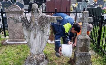 FOTO: Na trebišovskom cintoríne pribudlo lapidárium
