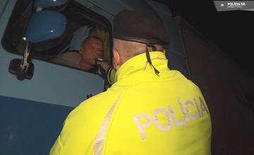 FOTO: policajti uzavreli ďalšie mestá. Kontrolovali vodičov v Sobranciach a Medzeve