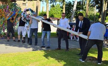 FOTO: Máje zdobia obce a mestá v celom Košickom kraji