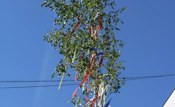 FOTO: Máje zdobia obce a mestá v celom Košickom kraji