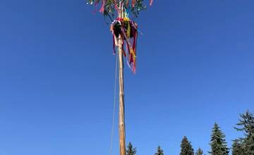 FOTO: Máje zdobia obce a mestá v celom Košickom kraji