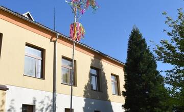 FOTO: Máje zdobia obce a mestá v celom Košickom kraji