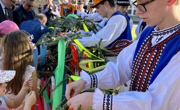 FOTO: Máje zdobia obce a mestá v celom Košickom kraji