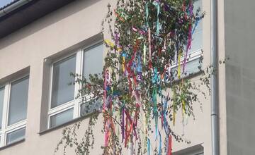 FOTO: Máje zdobia obce a mestá v celom Košickom kraji