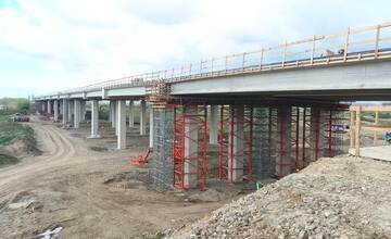 FOTO: Na košickom obchvate pribúdajú mosty a protihlukové steny