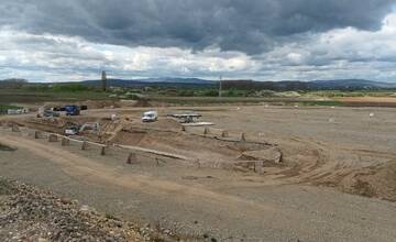 FOTO: Na košickom obchvate pribúdajú mosty a protihlukové steny