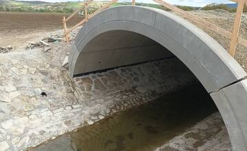 FOTO: Na košickom obchvate pribúdajú mosty a protihlukové steny