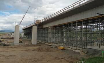 FOTO: Na košickom obchvate pribúdajú mosty a protihlukové steny