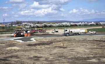 FOTO: Na košickom obchvate pribúdajú mosty a protihlukové steny