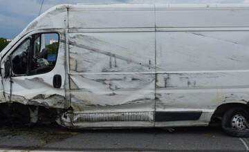 FOTO:  Medzi Čečejovcami a Moldavou sa prevrátila dodávka