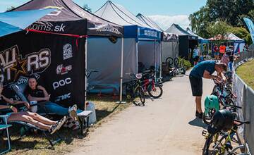 FOTO: Košičania majú nový pumptrack. Otestovali ho profesionálni jazdci