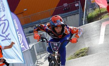 FOTO: Košičania majú nový pumptrack. Otestovali ho profesionálni jazdci