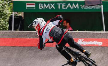 FOTO: Košičania majú nový pumptrack. Otestovali ho profesionálni jazdci